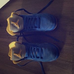Golden State Jordan’s size 6 (Jordan retro 5)